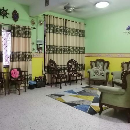 Kluang Barat Homestay Exteriör bild