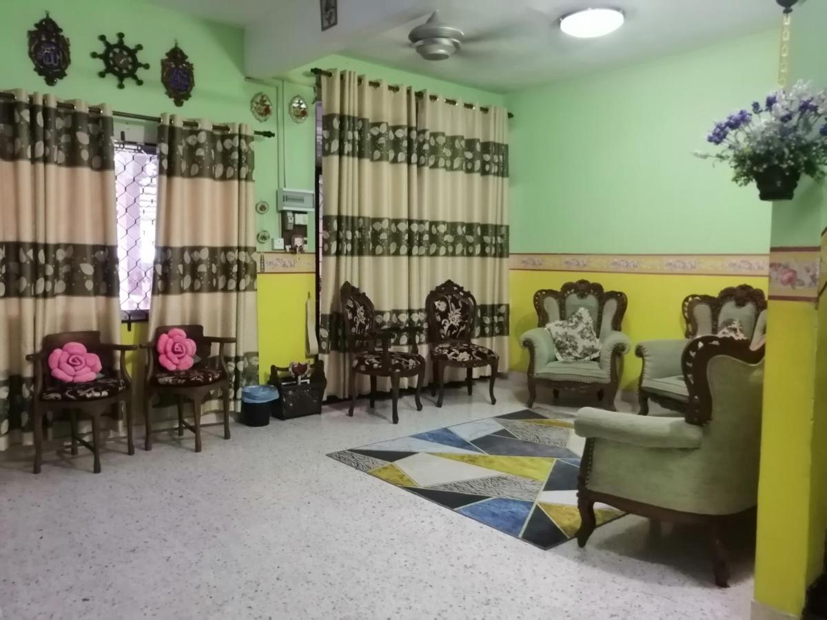 Kluang Barat Homestay Exteriör bild