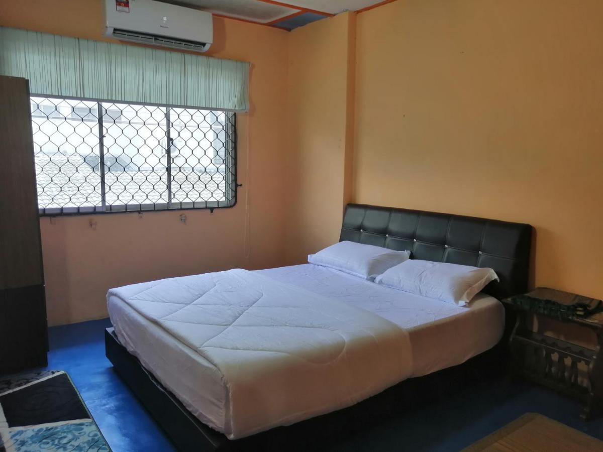 Kluang Barat Homestay Exteriör bild