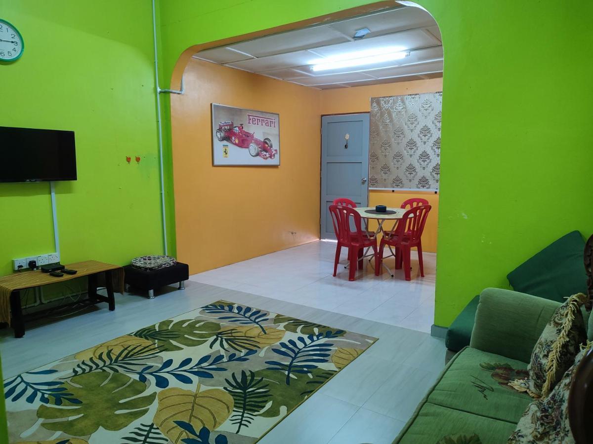Kluang Barat Homestay Exteriör bild